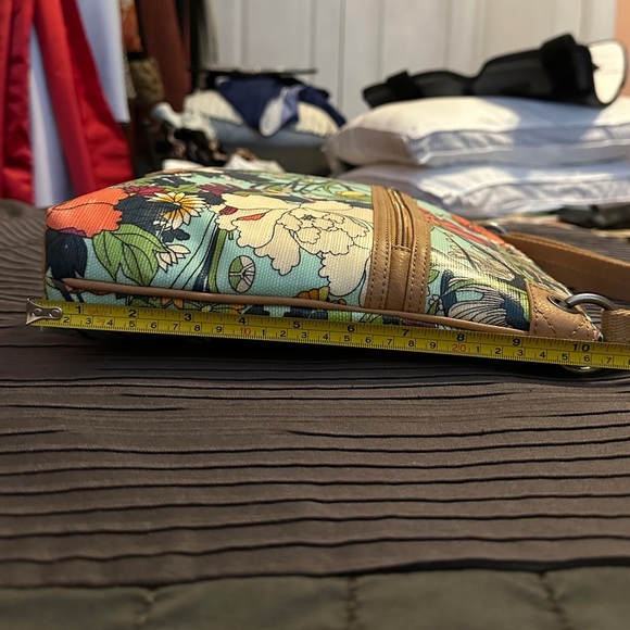 Sakroots ❤️ SOLD ❤️ Exclusive Artist Print Flower Power Crossbody - Picture 5 of 9